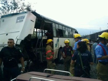 Trato de ganar el paso al tren